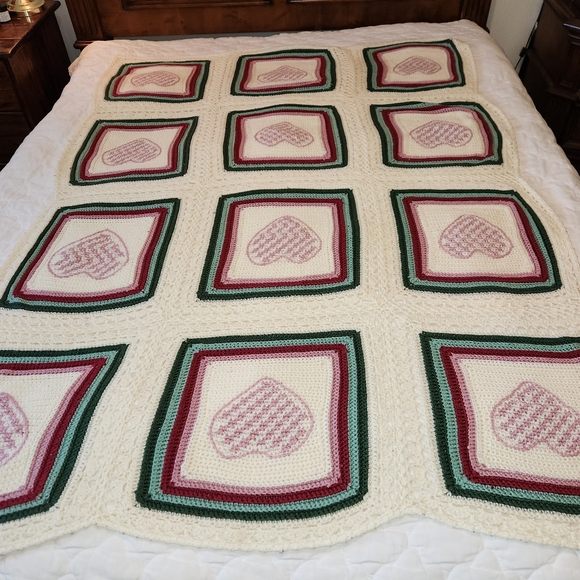 Handmade Crochet White & Pink Heart Afghan Blanket Throw 52" x 75" Yarn Estate - Picture 6 of 6